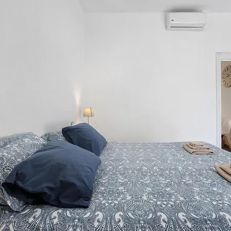Дом отдыха Casa A Due Passi Dal Mare Марина-ди-Каррара